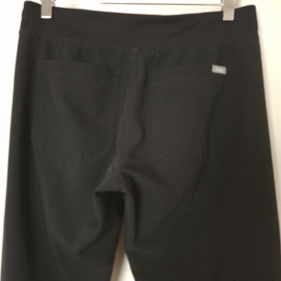 Figs Set of Black Livingston Scrub Pants & Casma Top Size XS - Picture 9 of 12